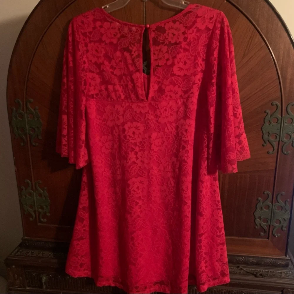 Red Francesca’s Lace Dress - Picture 3 of 3